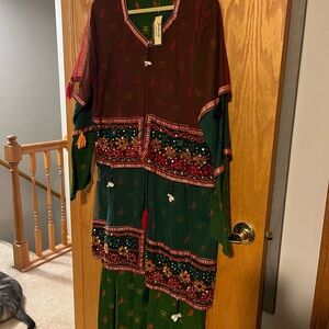 Kuwaiti Folk Dress Size XL